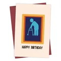 Detail van grappige verjaardagskaart met seniorenillustratie en donkerrode envelop - Gefeliciteerd Oude Man Silhouet (QT841-12)