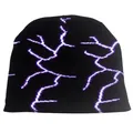 Berretto nero con motivo jacquard a fulmine viola e bianco per il calore invernale - Taglia unica / Motivo a Fulmini Viola