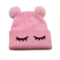 Schattige roze gebreide muts voor peuters met imitatiebont pompons en borduurwerk - Eén maat / Roze