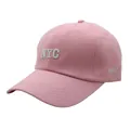 Detalle de gorra rosa de algodón con bordado blanco NYC y 1987 y costuras visibles - Rosa
