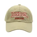 Detalle del bordado 3D rojo LONDON ENGLAND en gorra de béisbol de algodón caqui - Ajustable / Caqui