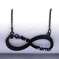 Détail du pendentif infini noir avec gravure Te Quiero Mama sur une chaîne fine - 50cm / Noir