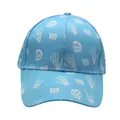 Detalle de gorra de béisbol azul claro con estampado de mano de calavera y texto BOO - Ajustable / Azul cielo