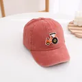 Vintage gewassen rode honkbalpet voor kinderen met geborduurde oranje tractor patch - Verstelbaar (48-54cm) / Tractor Oranje