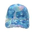 Dettaglio del cappello con paillettes blu e viola con motivo a coda di sirena - Taglia Regolabile (48-54cm) / Stile Coda di Sirena Blu Viola