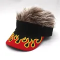 Berretto da baseball divertente con parrucca e ricamo a fiamma sulla tesa rossa - Regolabile / Stile Nero (Parrucca Marrone)