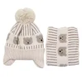Set invernale in maglia con orsetto ricamato, cappello con pompon e scaldacollo - Taglia unica / Bianco Sporco