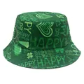Detail eines St. Patrick's Day Anglerhuts mit grünen Kleeblatt- und Regenbogen-Prints - Feiertags Text mit Mehreren Herzen Kleeblatt (Stil 5)