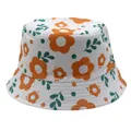 Détail du motif floral mignon sur le chapeau bob blanc pour enfants et bébés - 54cm / Blanc