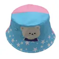 Detail von Kinder Fischerhut mit Bären-Print, Sternenmuster und blau-rosa Farbblock-Design - Blau Pink Patchwork Bär HI (BQ-B2179)