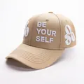 Berretto da baseball kaki in cotone con ricamo 3D BE YOUR SELF e numero 80 laterale - Regolabile / Cachi