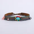 Détail d'un bandeau de chapeau cowboy style ethnique avec pierre turquoise et perles - Style Ruban Géométrique Coloré Pierre Principale Ovale Turquoise (Style 19)