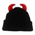 Bonnet en maille noir avec cornes de diable rouges pour la chaleur hivernale - Taille unique / Noir
