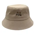 Detail van schattig kattenborduurwerk op kaki katoenen vissershoed met stiksels - M (56-58cm) / Khaki