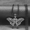 Détail macro du pendentif papillon évidé avec design phases de lune sur cuir noir - 60CM / Noir