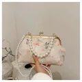 Dettaglio della borsa da sera vintage con stampa a farfalla, perle e chiusura dorata - Stile Floreale Farfalla (Modello 4)