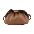 Sac nuage froncé marron caramel avec texture cuir fin et fine bandoulière minimaliste - Marron
