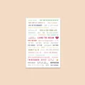 Macro-opname van esthetische Engelse stickers voor journaling met kleurrijke letters - Wit Engels
