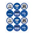 Dettaglio di 12 adesivi assortiti per la laurea 2025 per decorare i regali - Stile Blu (QT1270-1)