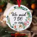 Detailweergave van 8cm ronde acrylaat bruiloft decoratie met bloemenpatroon en afmetingen - Huwelijk Herdenking (QT690-1)