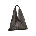 Bolso de hombro triangular gris oscuro en cuero sintético con textura lavada y remache metal - gris oscuro