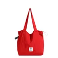 Borsa tote minimalista in nylon rosso con chiusura a coulisse e trama a pieghe verticali - Rosso