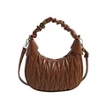 Braune Cloud-Handtasche mit geraffter Textur und abnehmbarem Schultergurt - Braun