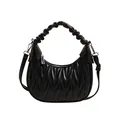 Schicke schwarze Halbmond-Handtasche mit gerafftem Griff und plissiertem Design - Schwarz