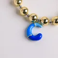 Pulsera de cuentas chapada en oro de 18K con colgante de letra C en esmalte degradado - Letra C