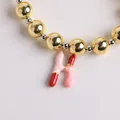 Pulsera de cuentas bañada en oro de 18K con colgante de esmalte letra H de pintalabios - Letra H