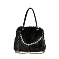 Schwarze Plüsch-Handtasche aus Kunstpelz mit Perlenkette und goldenem Schultergurt - Schwarz