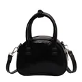 Borsa a mano bowling nera lucida in ecopelle con tracolla regolabile e finiture - Nero