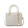 Borsa a tracolla bianca con goffratura di orsetti e ciondolo a stella dorato - Bianco Sporco