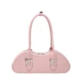 Elegante hellrosa Handtasche in Halbowlform mit silbernen Gothic-M-Akzenten - Rosa