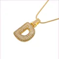 Collar dorado con colgante de letra D abultada y circonitas cúbicas brillantes - Letra D
