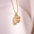 Collier avec pendentif lettre F dorée orné de zircons cubiques micro-sertis brillants - Lettre F