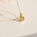 Pendentif pierre de naissance jaune carrée avec chaîne plaquée or 18k pour femme - Novembre (Zircone Citrine)