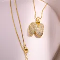 Collier doré avec pendentif lettre N, zircons micro-pavés et fermoir mousqueton - Lettre N