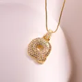 Collier avec pendentif lettre Q plaqué or et micro-pavage de zircon sur chaîne box - Lettre Q