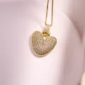 Collier cœur doré avec micro-pavage de zircons et une chaîne maille vénitienne - Style Cœur