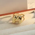 Verstelbare gouden ballonletter M ring met dubbellaagse messing band voor dames - Letter M / Goud