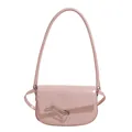 Minimalistische hellrosa Umhängetasche in Hochglanzoptik mit silberner Clip-Schnalle - Rosa