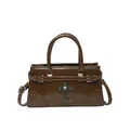 Sac Boston marron brillant avec croix gothique et chaîne pour femme en bandoulière - Marron
