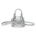 Bolso tipo concha de charol plateado con asas dobles y correa de hombro ajustable - Plateado