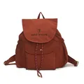 Mochila de lona caramelo con cordón ajustable, bordado y detalles de cuerda trenzada - Rojo