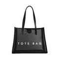 Bolso tote grande de malla negra con texto TOTE BAG y asas de cuero en fondo blanco - Negro