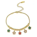Bracelet étoile en acier doré avec cristaux verts, blancs et rouges vus de près - Bracelet à Pendentif Étoile Multicolore(TT0172)