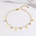 Detailansicht der goldenen Schmetterling-Fußkette mit Zirkonia-Anhängern und Karabiner - Schmetterling Rund Stein Mix Stil (TL0007)