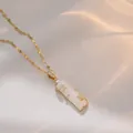 Goldene Bambus-Halskette mit weißem Jade-Inlay und Kristallen auf edlem Satinstoff - Weißer Bambus Weißer Zirkonia Stil (X0020) / Cremeweiß