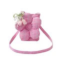 Bolso bandolera de flores a cuadros rosas con dijes de perlas y detalles de tulipán - Rosa